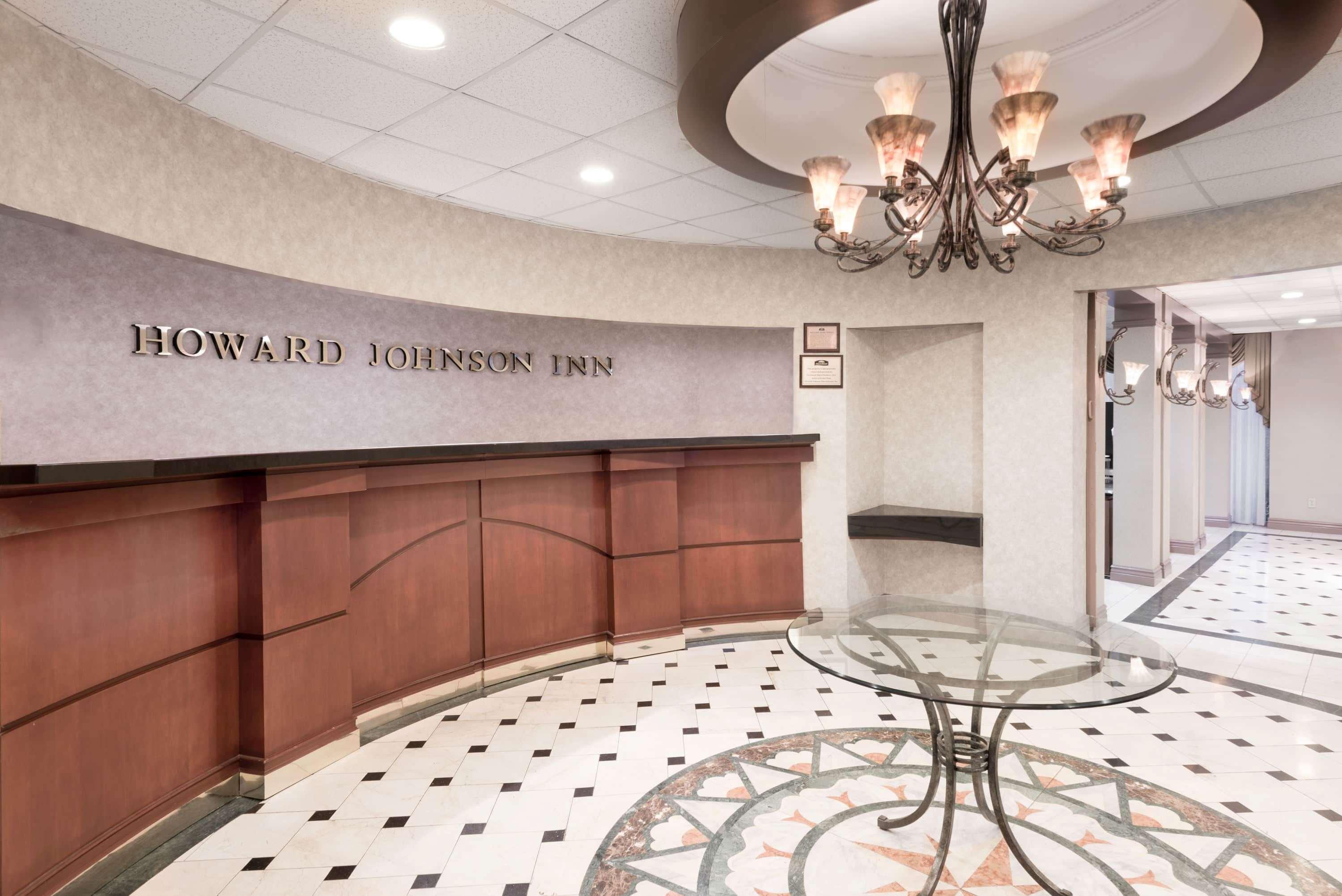 Howard Johnson By Wyndham Newburgh Exterior photo