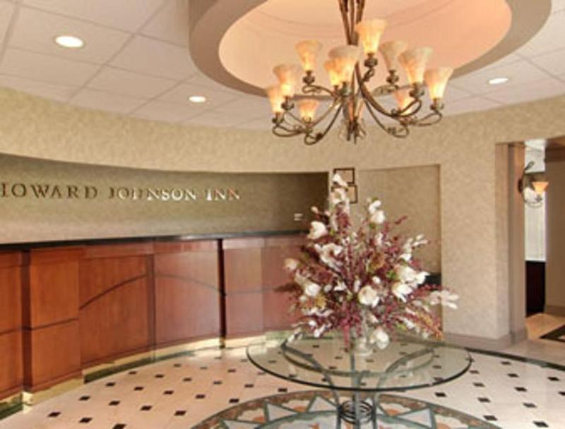 Howard Johnson By Wyndham Newburgh Exterior photo